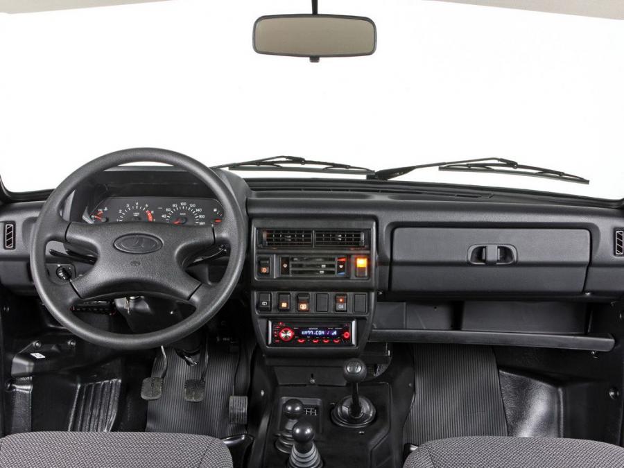 Торпедо Lada 4x4 Export Edition 2010 года  (фото 3 из 19)